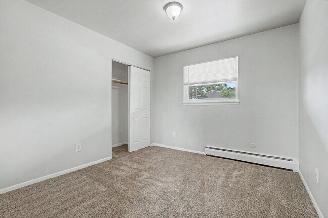 Building Photo - 1163 Cree Dr