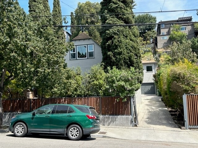 Building Photo - 2154 Echo Park Ave