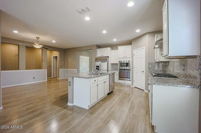Building Photo - 17576 W Bajada Rd