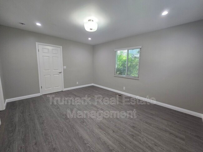 Building Photo - 1303 N Brand Blvd