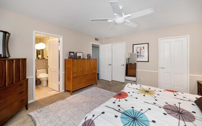Building Photo - 5526 Camelback Canyon Dr