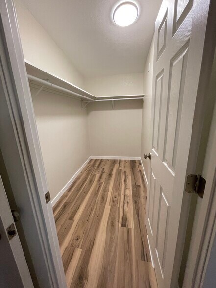 Building Photo - 297 Guthrie Rd