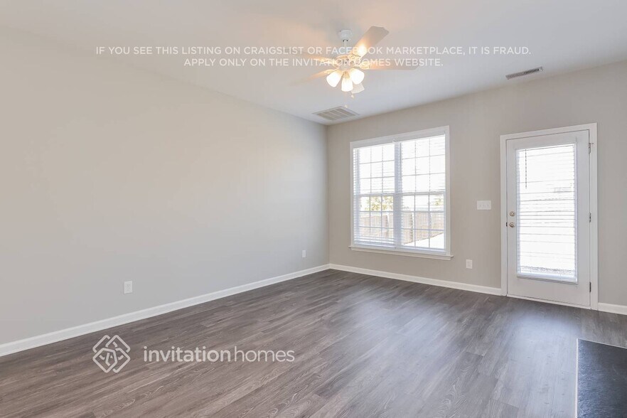 Building Photo - 213 Haywood Ln