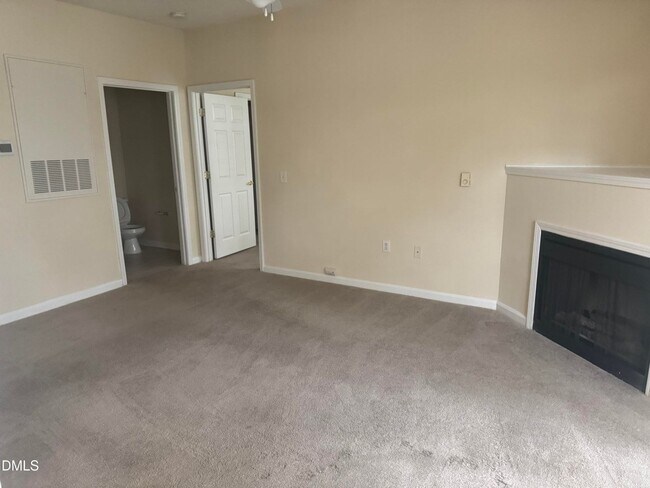 Building Photo - Special Rate! SPACIOUS 1 Bed 1.5 Bath Condo with Sunroom and AMENITIES!!!