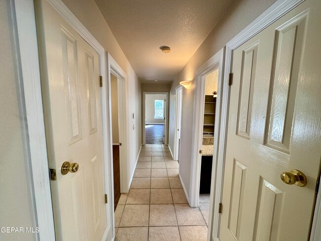 Building Photo - 1029 Granite Trail Ct