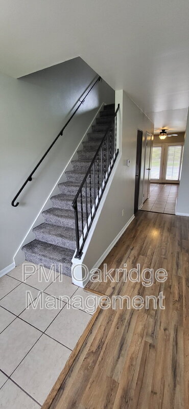 Building Photo - 460 Heather St