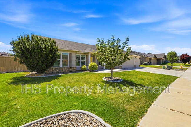 Building Photo - 4806 Tamarisk Dr