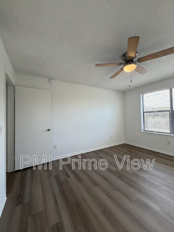 Building Photo - 4401 W McNab Rd