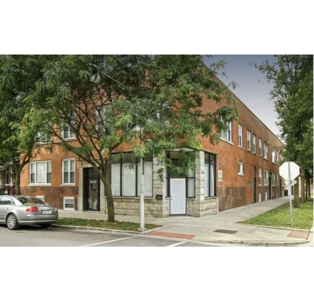 Building Photo - 3811 W Hirsch St