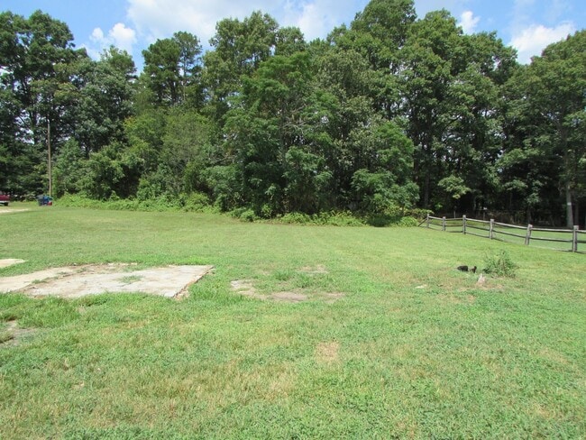 Building Photo - Charming 2 Bed/ 1 Bath Brick Ranch - Located in China Grove - Move in Ready - Large Lot