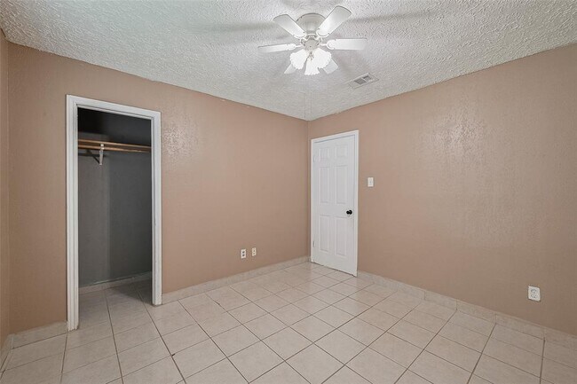 Building Photo - 22114 Calderbrook Dr