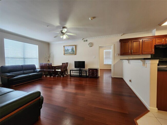Building Photo - 6655 W Sam Houston Pkwy S