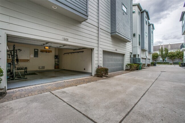 Building Photo - 1508 Beall St