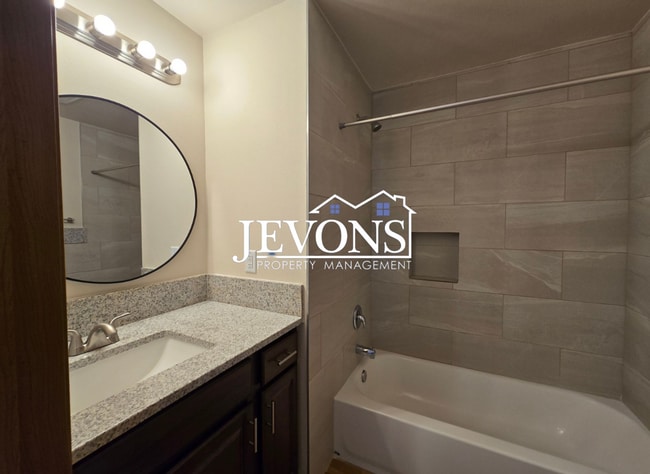 Building Photo - $250 Off on your First Month's Rent. A beautiful home near Downtown Yakima.