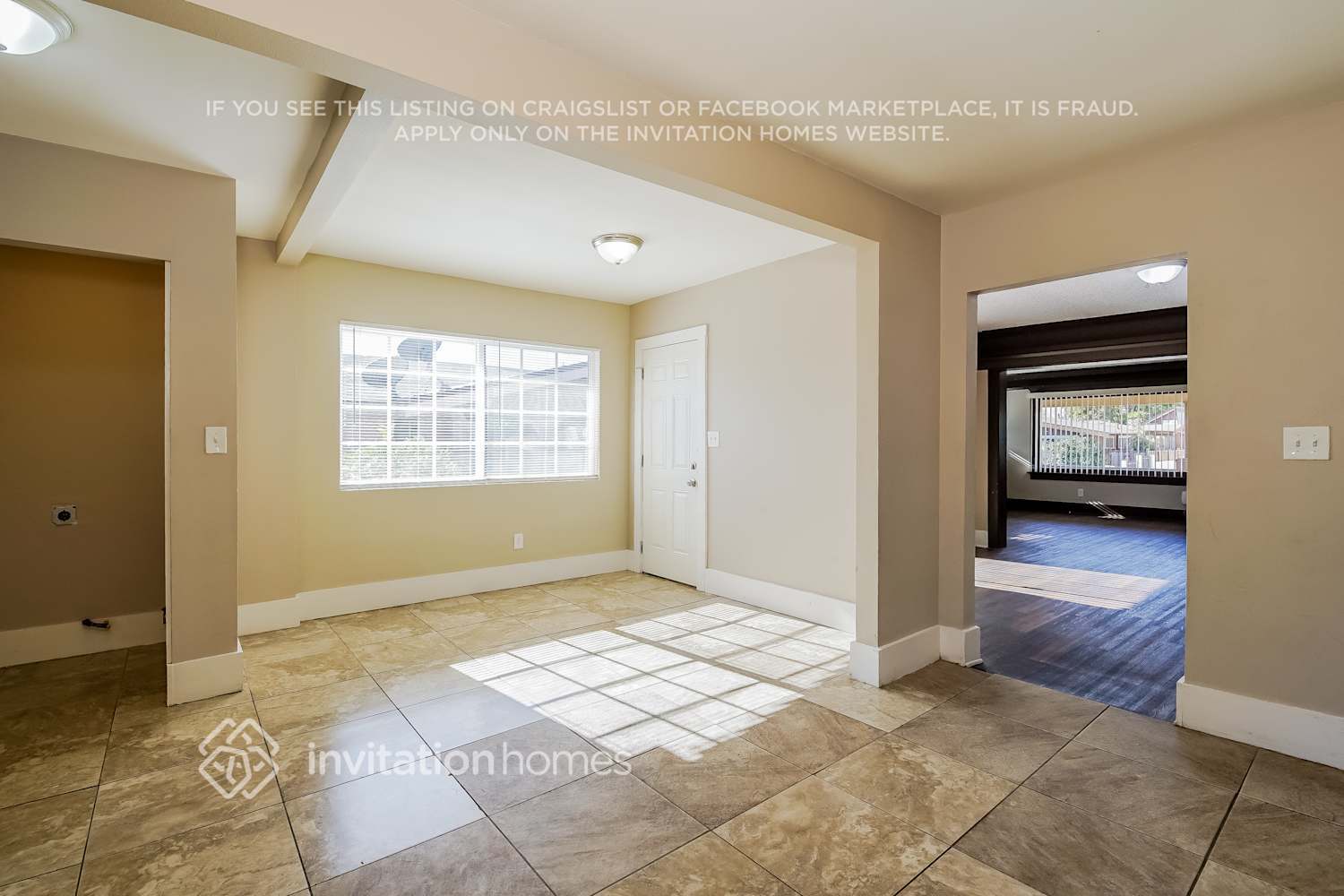 Building Photo - 754 N Kenmore Ave