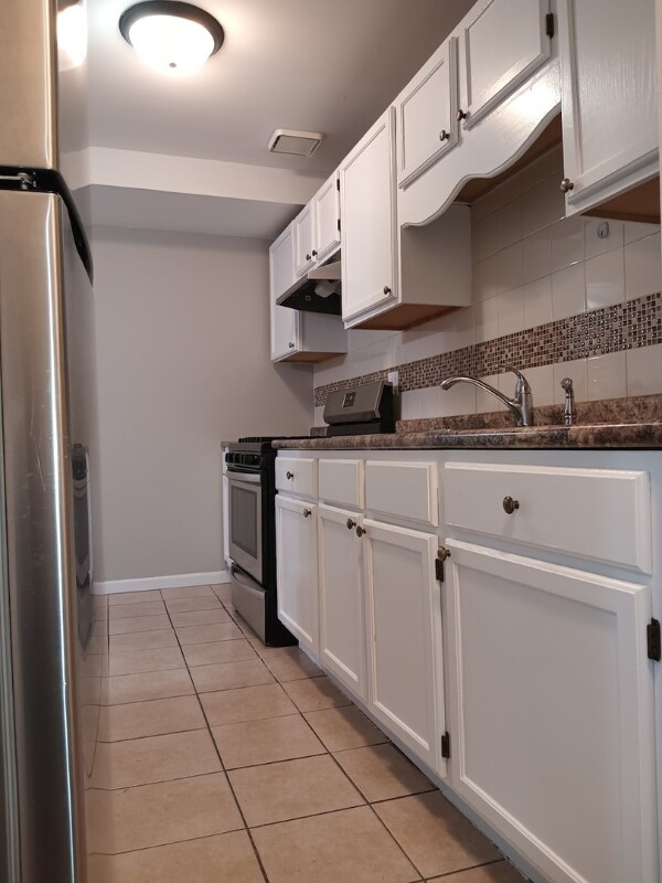 Building Photo - 876 Crimson Ct