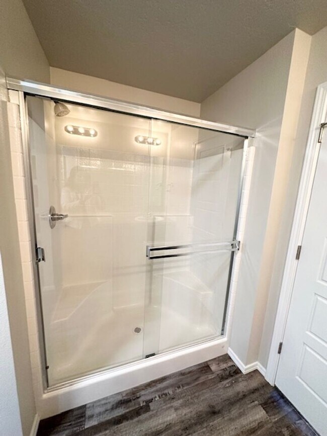 Building Photo - $500.00 MOVE IN CREDIT! Stunning Modern Home in Desirable Star, Idaho