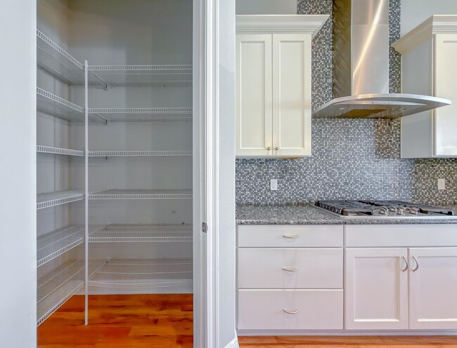 Building Photo - 2508 Goldenrod Wy