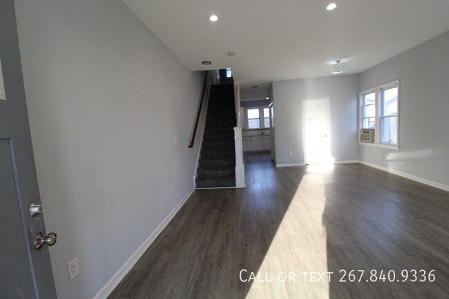 Building Photo - 421 Bridgeboro St