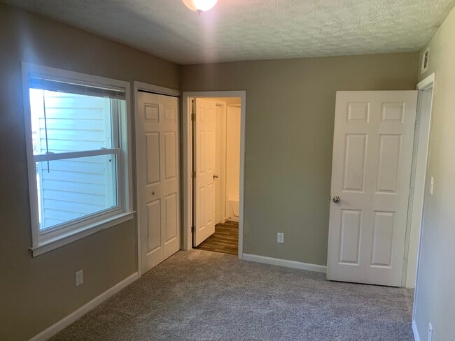 Building Photo - 3849 Wem Dr