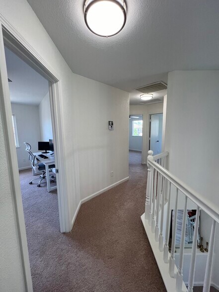 Building Photo - 2808 Medinah Way