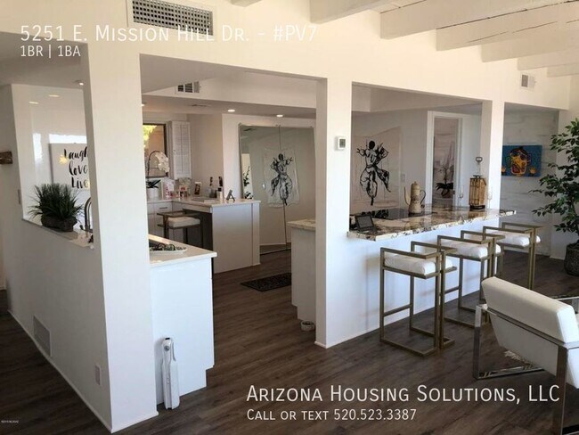 Building Photo - Palo Verde 7