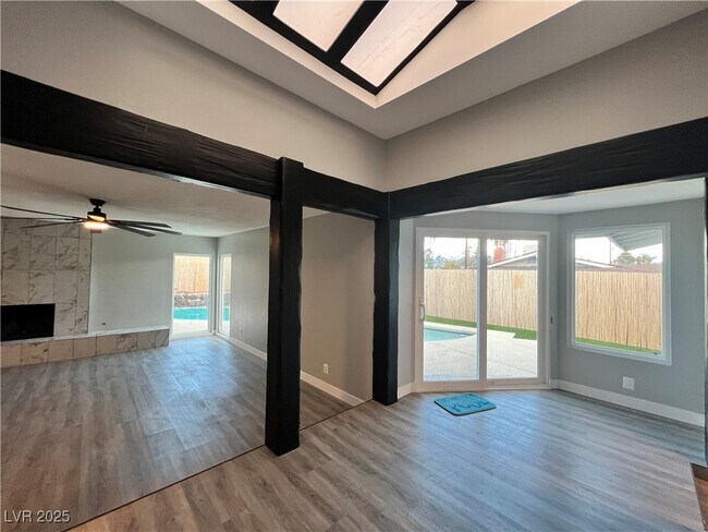 Building Photo - 3140 Hebard Dr