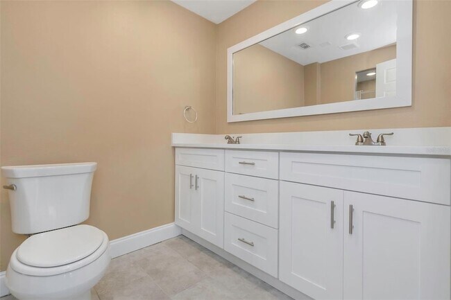 Building Photo - 4622 W El Prado Blvd