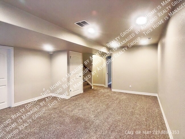 Building Photo - 6156 Cast Iron Dr