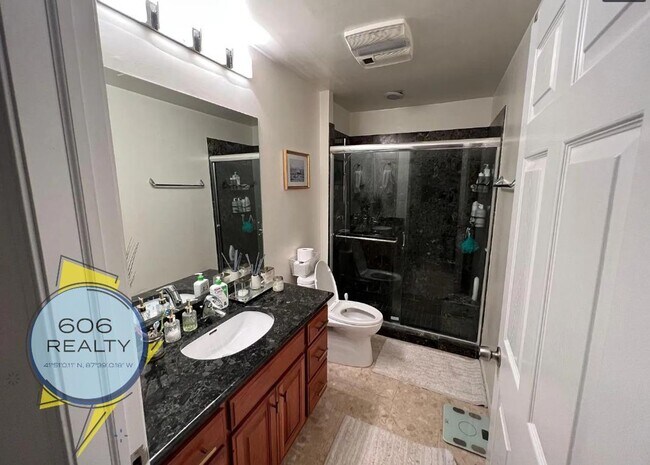 Building Photo - Beautiful, Single Family Townhome, Great L...