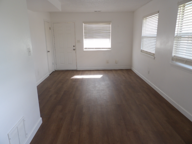 Building Photo - 1633 Manitou Blvd