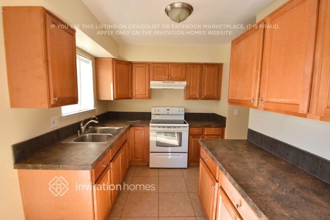 Building Photo - 2018 Southwood Dr