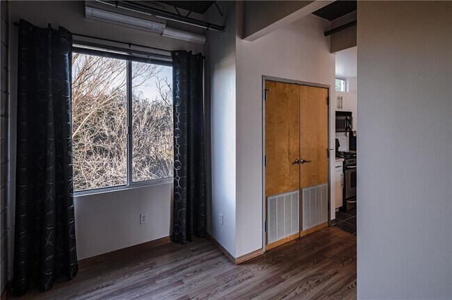 Building Photo - 4801 S Congress Ave