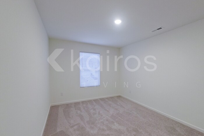 Building Photo - 12 Marbury Dr