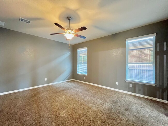 Building Photo - Gorgeous and spacious 4 bed 3.5 bath in Ka...
