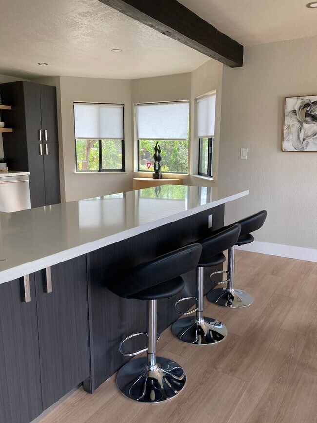 Building Photo - Spectacular, Panoramic Red Rock Views in West Sedona