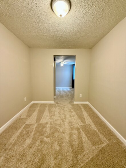 Building Photo - 1601 27th Ave