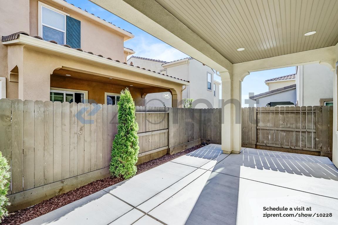 Building Photo - 941 Bracken Ct