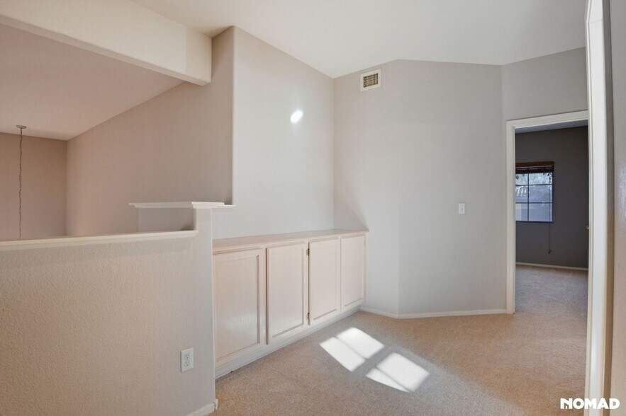 Building Photo - 16626 S 15th St