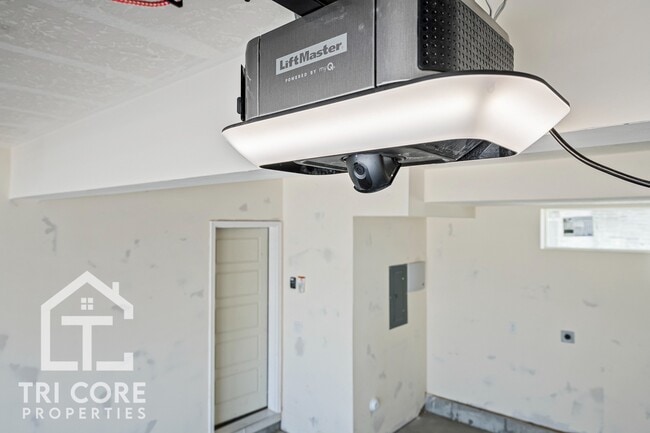 Building Photo - PROMOTION- FREE pet rent and FREE Pet Deposit (Up to 2 Pets)+ $500 Credit towards HOAs  1 MONTH F...