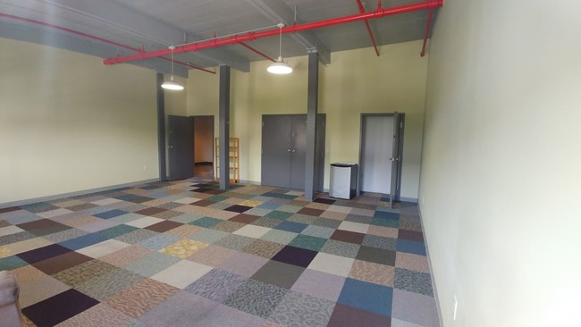 Primary Photo - 15 Charles St