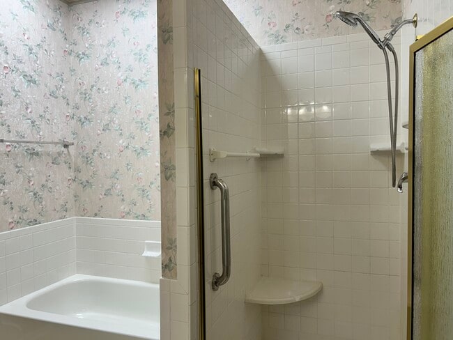 Building Photo - 5706 Quail Crown