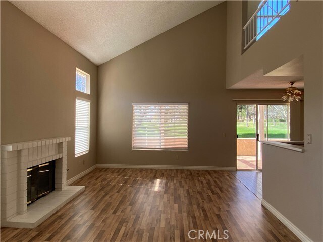 Building Photo - 425 La Costa Dr