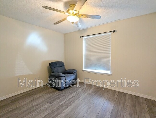 Building Photo - 7440 Chimney Pines Dr