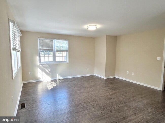 Building Photo - 7122 Oak Ridge Rd
