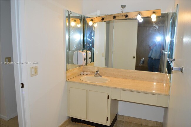 Building Photo - 1201 S Ocean Dr