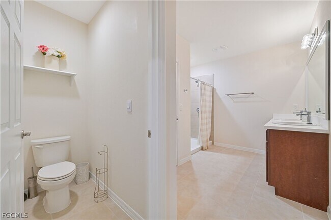 Building Photo - 1009 Jacaranda Pkwy E