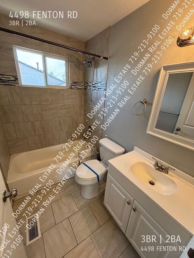 Building Photo - 4498 Fenton Rd