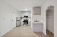 Building Photo - 5371 Louis Pl