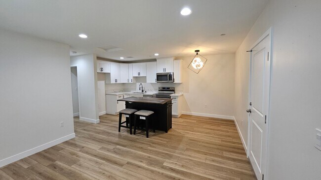 Building Photo - PLACE-NLO8655